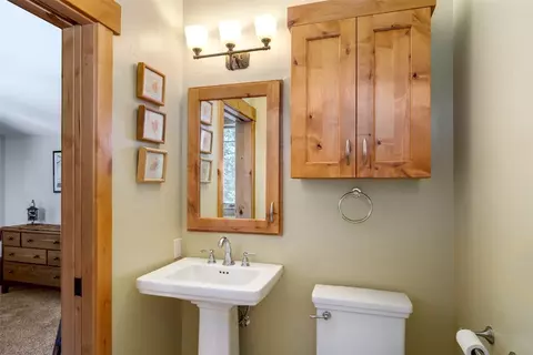 Bath - 25925 Red Cloud Ln, Clark, CO 80428 photo 3 of 4