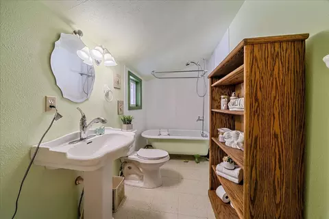 Bath - 26 Mcdowell Dr, Jefferson, CO 80456 photo 1 of 1