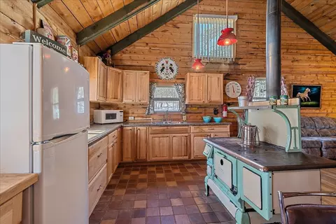 Kitchen - 26 Mcdowell Dr, Jefferson, CO 80456 photo 2 of 4