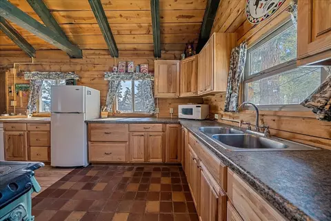 Kitchen - 26 Mcdowell Dr, Jefferson, CO 80456 photo 3 of 4