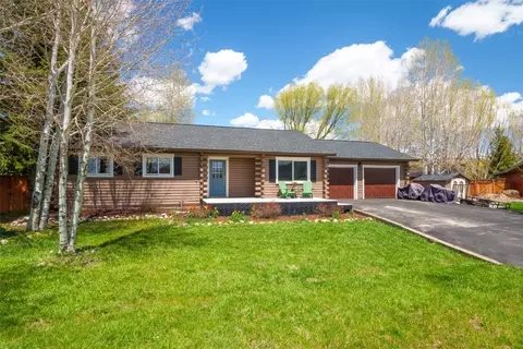 27140 Sunset Ln, Steamboat Springs, CO 80487