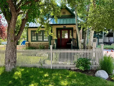 446 7th St, Steamboat Springs, CO 80487