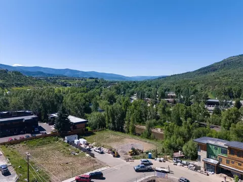 301 Riverview Way, Steamboat Springs, CO 80487