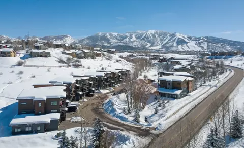 320 Fox Springs Cir #202, Steamboat Springs, CO 80487