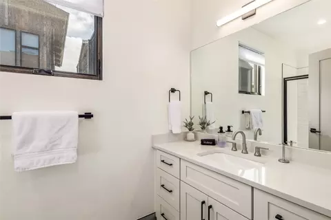 Bath - 50 E 6th St #A3, Silverthorne, CO 80498 photo 4 of 5