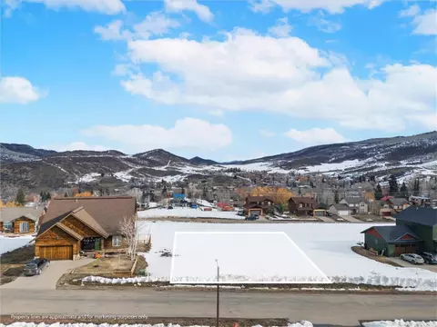 108 Oak Ridge Cir, Oak Creek, CO 80467
