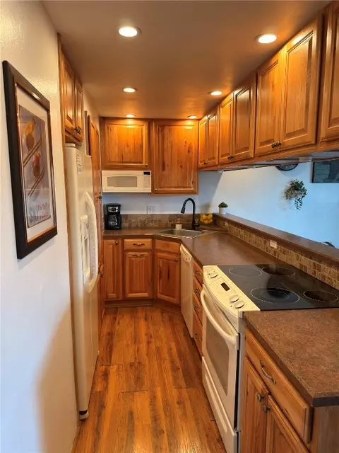 Kitchen - 370 E La Bonte St #C, Dillon, CO 80435 photo 2 of 2