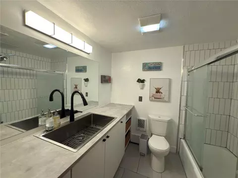Bath - 370 E La Bonte St #C, Dillon, CO 80435 photo 3 of 4