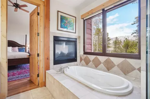 Bath - 440 Two Cabins Dr, Silverthorne, CO 80498 photo 1 of 5
