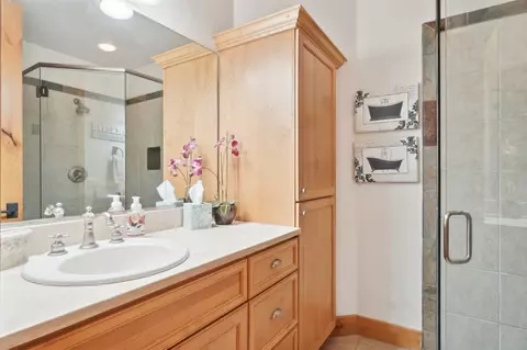 Bath - 440 Two Cabins Dr, Silverthorne, CO 80498 photo 5 of 5