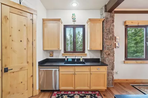 Kitchen - 440 Two Cabins Dr, Silverthorne, CO 80498 photo 3 of 5