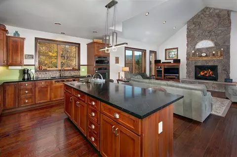 27 Habitat Ct, Dillon, CO 80435 photo 7