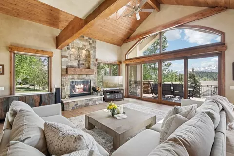 Living - 17 James Ct, Dillon, CO 80435 photo 2 of 4