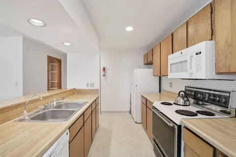Kitchen - 210 E La Bonte St #121, Dillon, CO 80435 photo 4 of 4