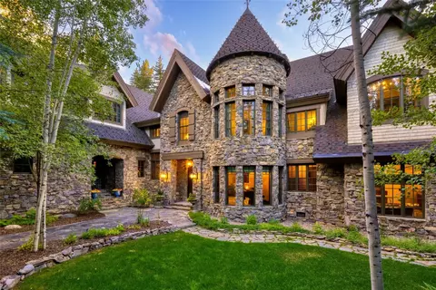1058 Graystone Ct, Steamboat Springs, CO 80487