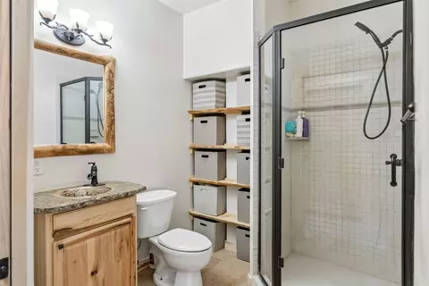 Bath - 615 Piney Acres Cir, Dillon, CO 80435 photo 2 of 6