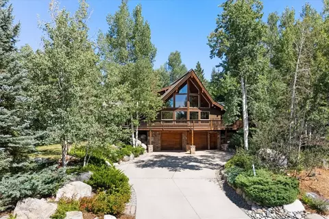 632 Meadowbrook Cir, Steamboat Springs, CO 80487