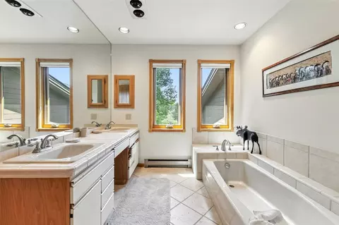 Bath - 272 Penstemon Rd, Keystone, CO 80435 photo 6 of 8