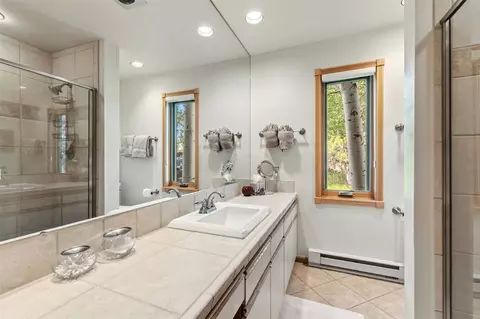 Bath - 272 Penstemon Rd, Keystone, CO 80435 photo 3 of 8