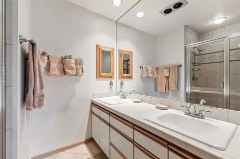 Bath - 272 Penstemon Rd, Keystone, CO 80435 photo 4 of 8
