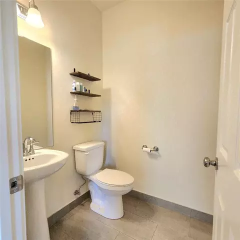 Bath - 27 Bootlegger Ln, Silverthorne, CO 80498 photo 4 of 7