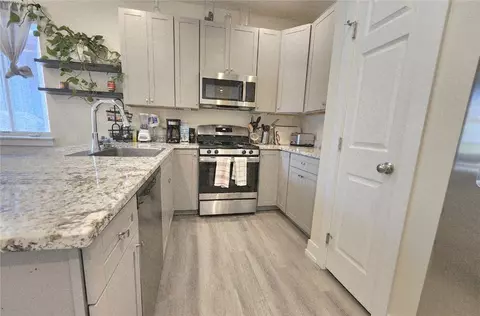 Kitchen - 27 Bootlegger Ln, Silverthorne, CO 80498 photo 4 of 4