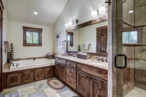 Bath - 211 Shores Ln, Breckenridge, CO 80424 photo 3 of 4
