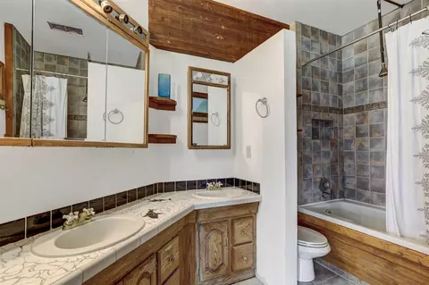 Bath - 1703 Elk Run Rd, Silverthorne, CO 80498 photo 1 of 2