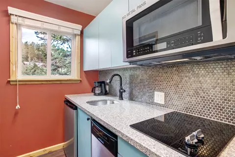 Kitchen - 110 Sawmill Rd #7D, Breckenridge, CO 80424 photo 3 of 3