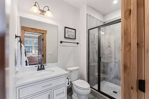 Bath - 736 Independence Rd #4B, Keystone, CO 80435 photo 2 of 3