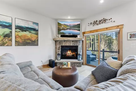 Living - 736 Independence Rd #4B, Keystone, CO 80435 photo 2 of 3