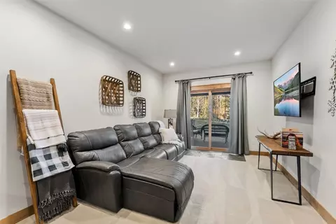 Living - 736 Independence Rd #4B, Keystone, CO 80435 photo 3 of 3