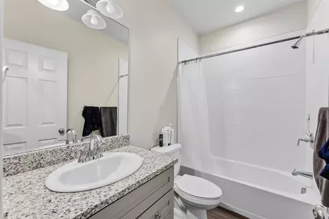 Bath - 83 Ermine Rd #3A, Dillon, CO 80435 photo 2 of 4