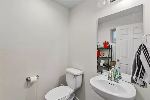 Bath - 83 Ermine Rd #3A, Dillon, CO 80435 photo 1 of 4