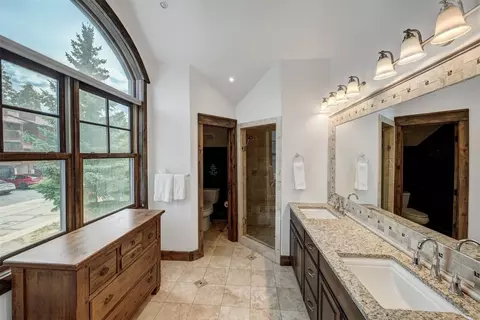 Bath - 324 N Main St #5, Breckenridge, CO 80424 photo 1 of 2