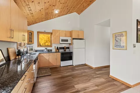 Kitchen - 1007 Blue Ridge Rd, Silverthorne, CO 80498 photo 2 of 3