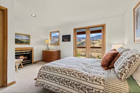 Bedroom - 1007 Blue Ridge Rd, Silverthorne, CO 80498 photo 6 of 9