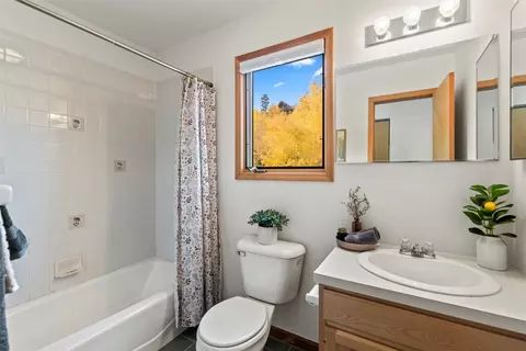 Bath - 1007 Blue Ridge Rd, Silverthorne, CO 80498 photo 2 of 3