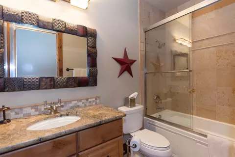 Bath - 1330 Golden Eagle Rd, Silverthorne, CO 80498 photo 5 of 5