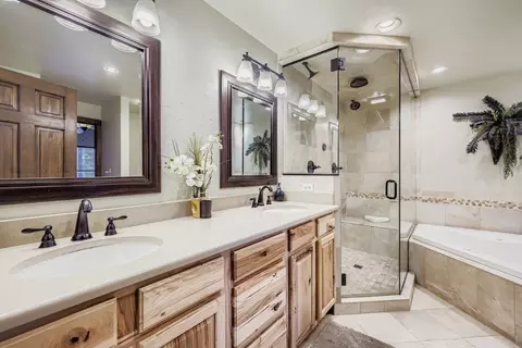 Bath - 244 Lodgepole St #36, Dillon, CO 80435 photo 1 of 3
