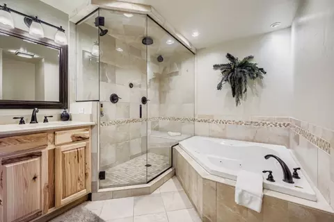 Bath - 244 Lodgepole St #36, Dillon, CO 80435 photo 2 of 3