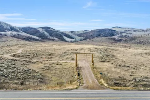 29250 Lakeside Ln, Oak Creek, CO 80467