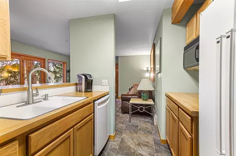 Kitchen - 181 Tomahawk Ln, Breckenridge, CO 80424 photo 5 of 5