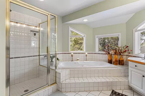 Bath - 181 Tomahawk Ln, Breckenridge, CO 80424 photo 2 of 5