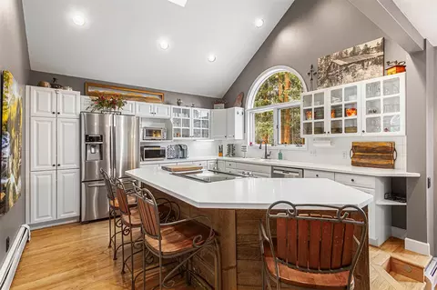 Kitchen - 181 Tomahawk Ln, Breckenridge, CO 80424 photo 2 of 5