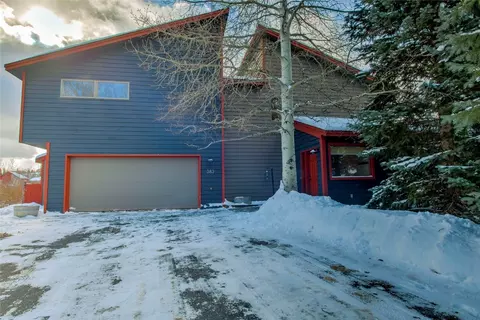 383 W Coyote Dr, Silverthorne, CO 80498