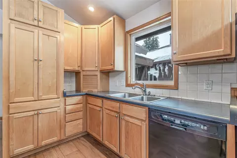 Kitchen - 5291 5293 Montezuma Rd, Montezuma, CO 80435 photo 4 of 7