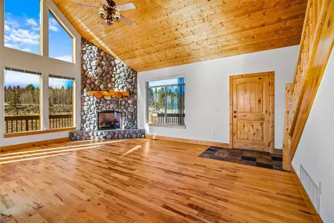 Living - 162 Squirrel Tail Ct, Fairplay, CO 80440 photo 3 of 5