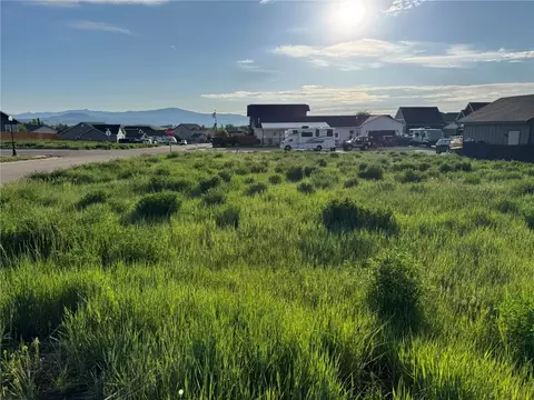 376 Lake View Rd, Hayden, CO 81639