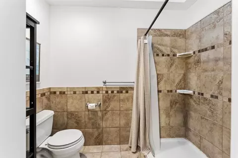 Bath - 994 Summit Dr, Dillon, CO 80435 photo 2 of 4
